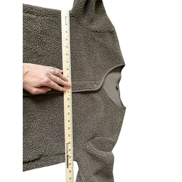 Uniqlo Pile Lined Fleece Jacket size S Olive Green Snap Closure - Picture 6 of 11